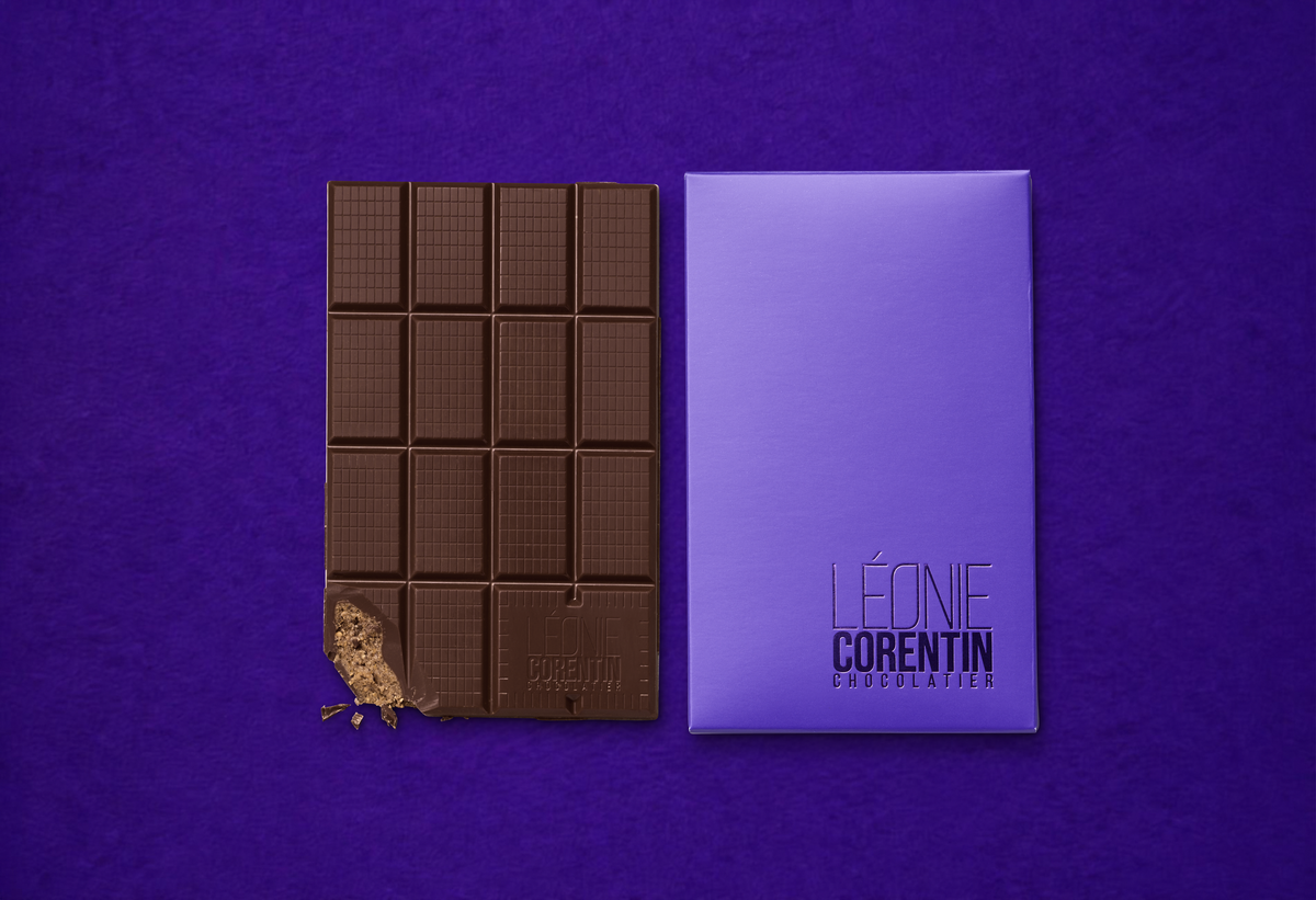 Filled bars with hazelnut nougat dark chocolate