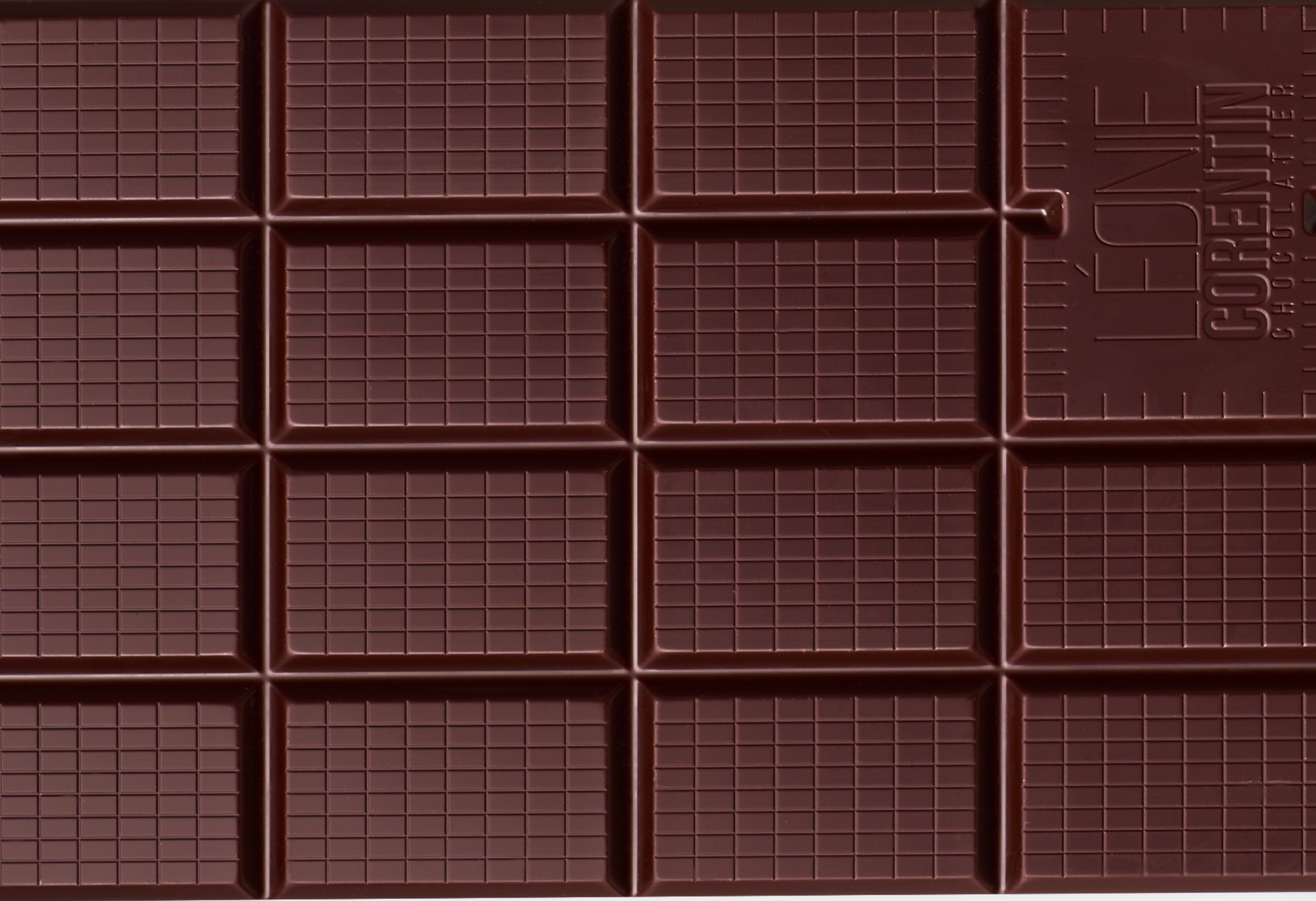 Peru 75 % – Détail der Praline, Léonie Corentin Chocolatier
