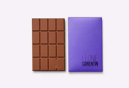 Haselnuss Vollmilch Schokolade – Détail der Praline, Léonie Corentin Chocolatier